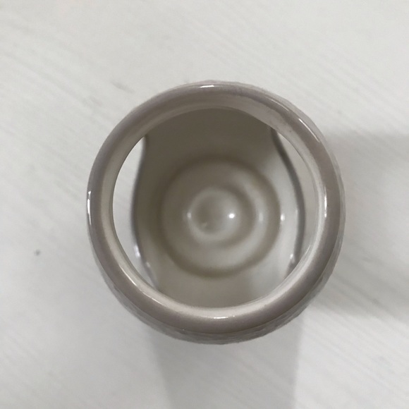 ✨FREE in bundle✨ Warm grey and white diffuser holder and sticks - Picture 3 of 3